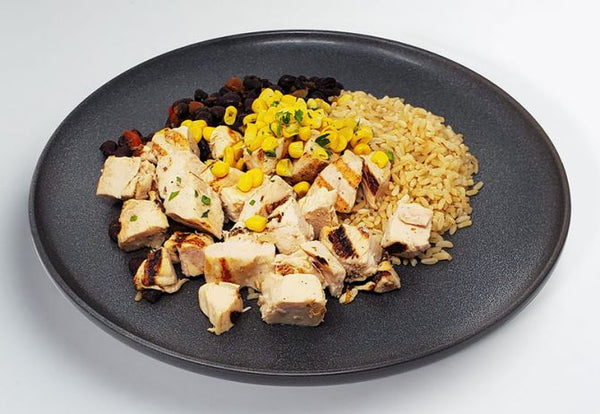 Tazón de pechuga de pollo a la parrilla