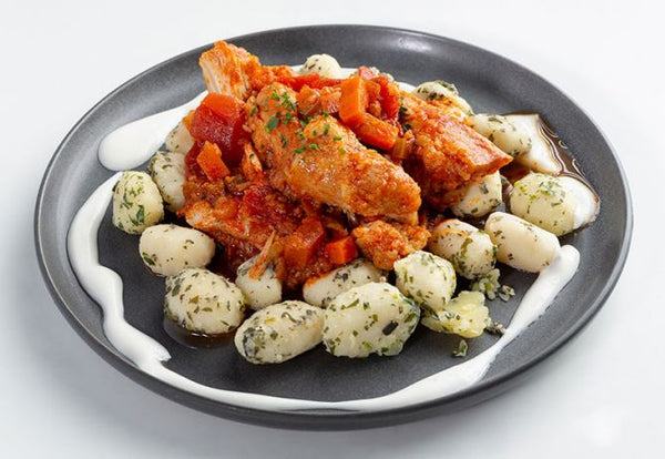 Paprikash de pollo estofado a fuego lento